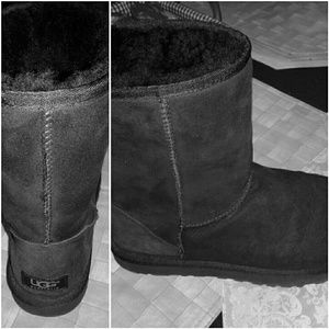 Black ugg boots SZ 9 sheepskin lining